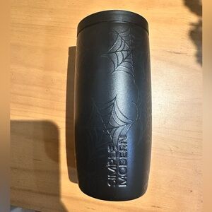 Simple Modern Harvest Collection 16oz
Voyager Insulated Tumbler - Spider Webs